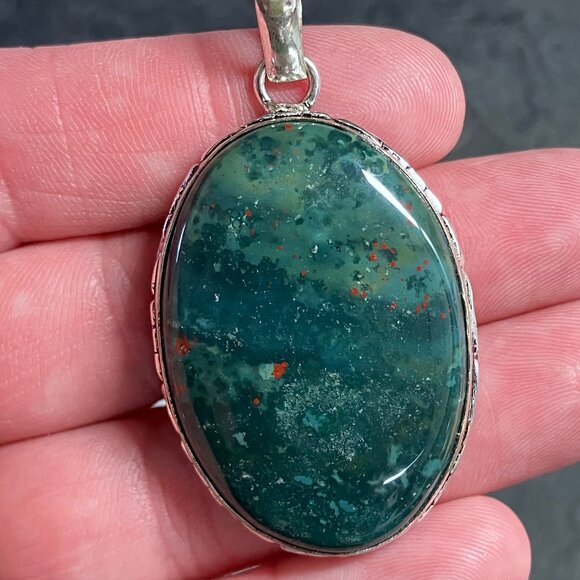 Stunning Heliotrope Bloodstone Pendant Stone Crystal Jewelry - Picture 1 of 8